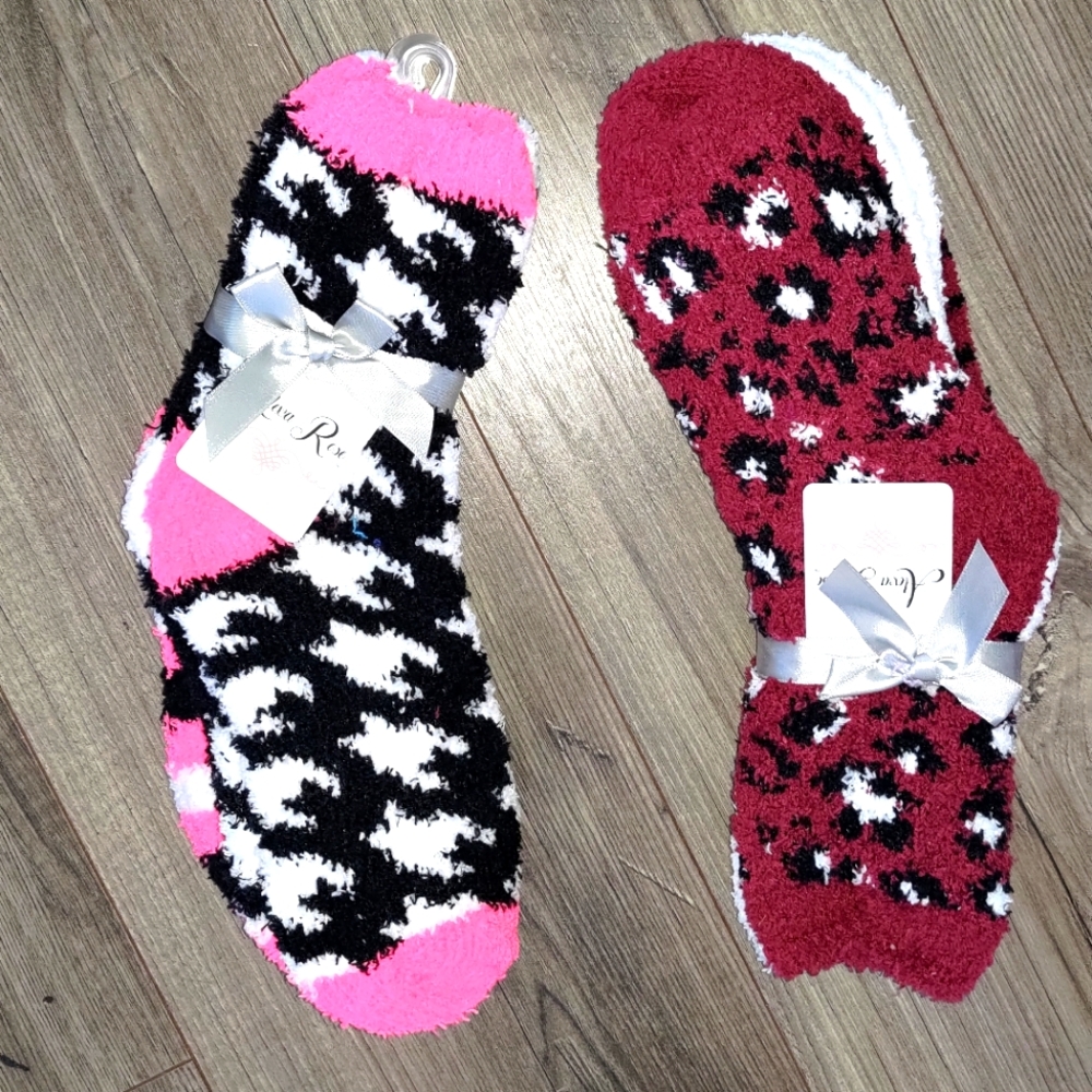 Lot of women fuzzy socks 6 pairs